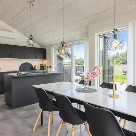 Holke - 600m From The Sea By Interhome